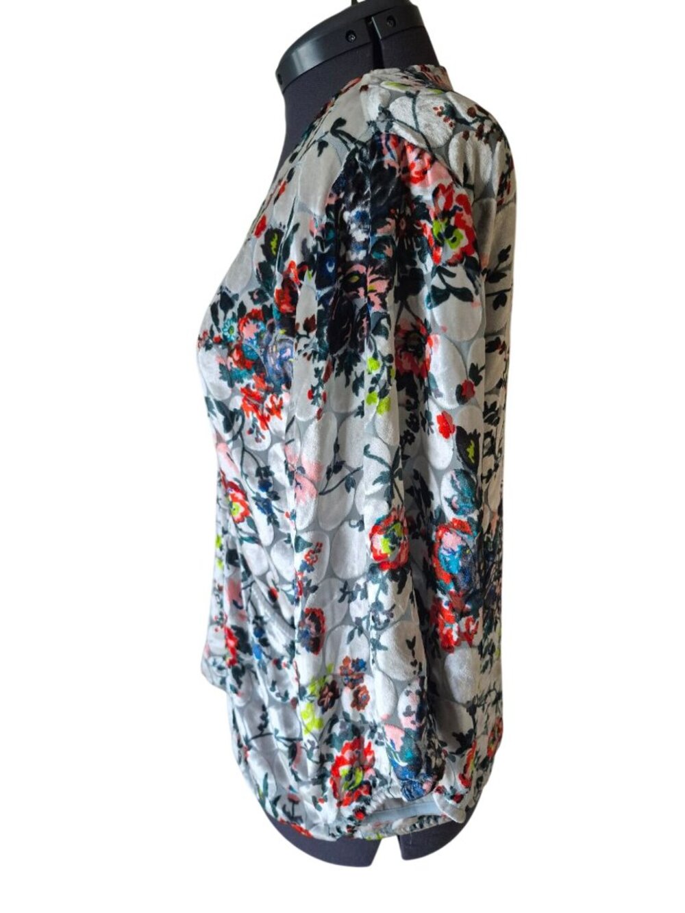 Maeve by Anthropologie Uni Velvet Silk Floral Wrap Top size Small - Picture 4 of 6